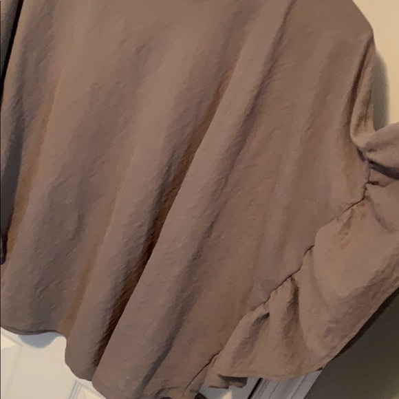 Poncho Ruffle Sleeve Tee Shirt - Picture 5 of 8